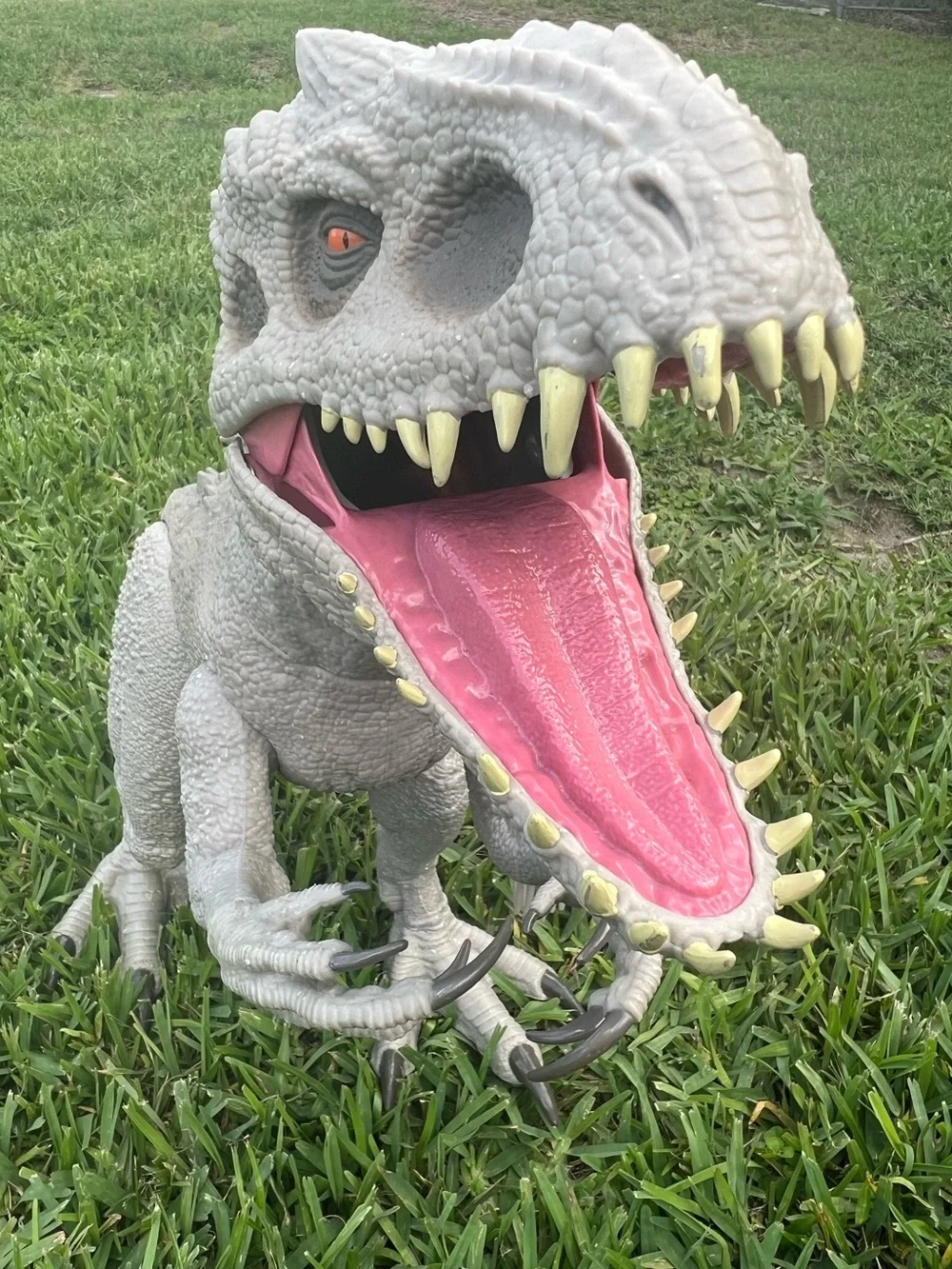 Jurassic World Camp Cretaceous Super Colossal Indominus Rex Action Figure 38”